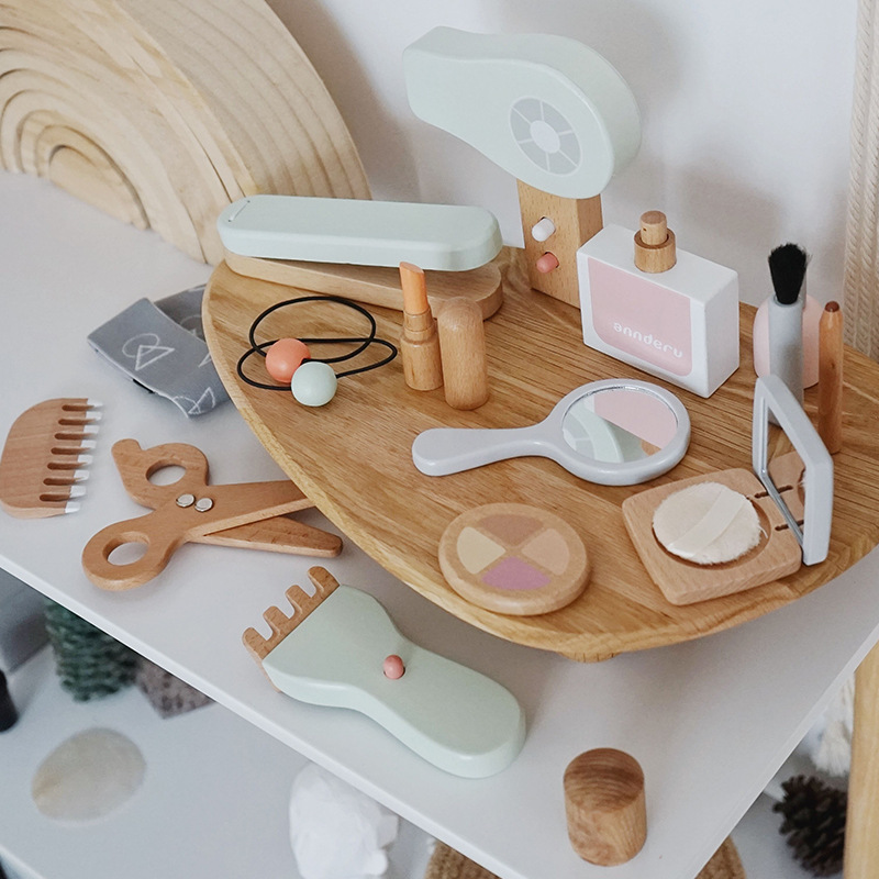 新しい子供用木製シミュレーションメイクアップおもちゃセット、 - Makeup Beauty Makeup Game のレビューと価格